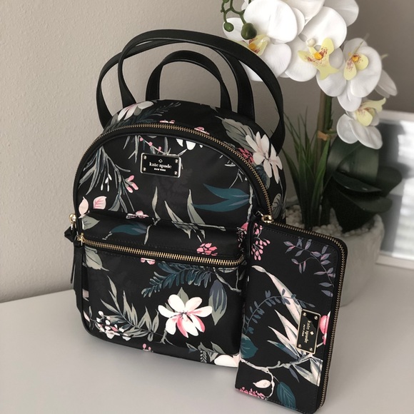kate spade Handbags - Kate Spade Small Bradley & Neda Wallet Set NWT